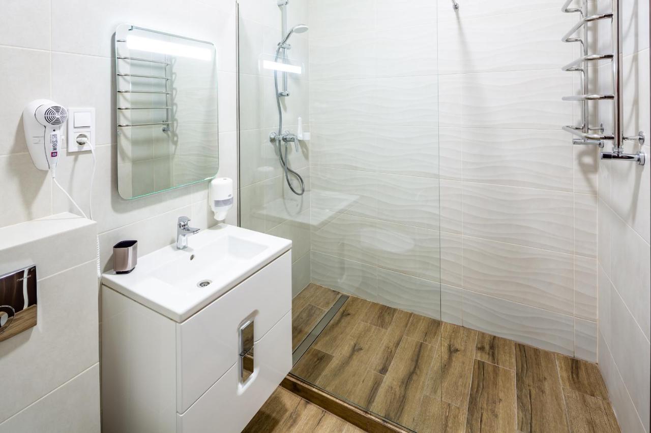 Новобудова В Центрі Львова Appartement Buitenkant foto