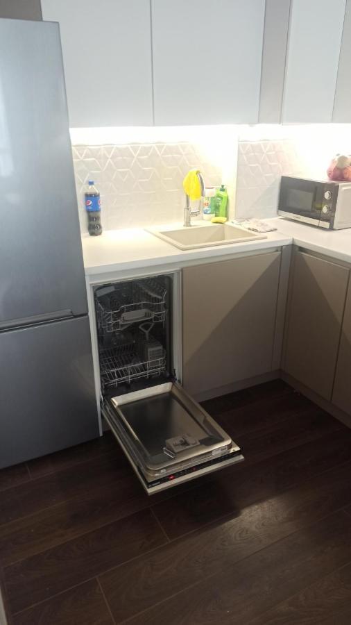 Новобудова В Центрі Львова Appartement Buitenkant foto